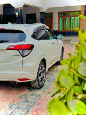 honda-vezel-z-big-1