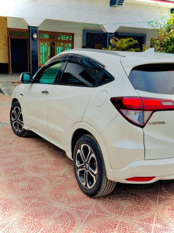honda-vezel-z-big-6