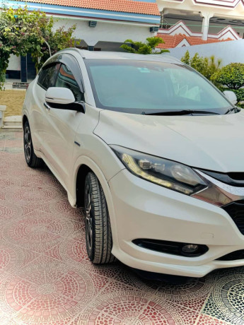 honda-vezel-z-big-3