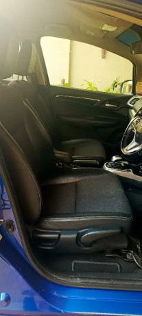 honda-fit-2016-hybrid-first-owner-big-4