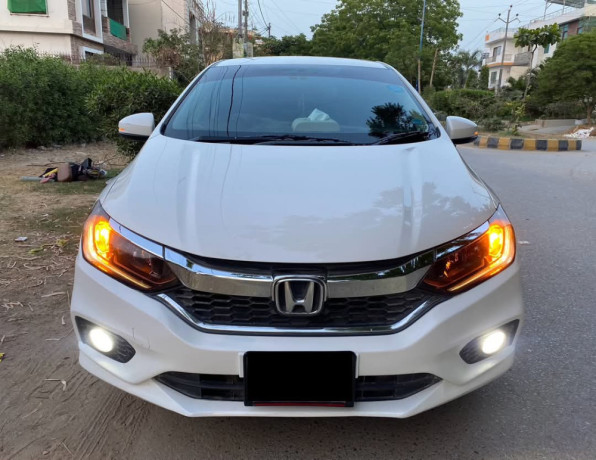 honda-city-15l-aspire-cvt-big-0