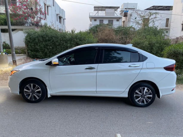honda-city-15l-aspire-cvt-big-7