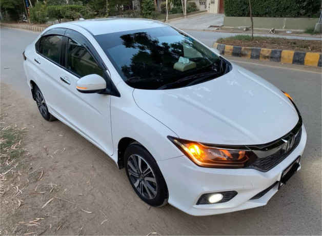 honda-city-15l-aspire-cvt-big-2