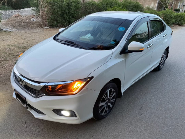 honda-city-15l-aspire-cvt-big-3