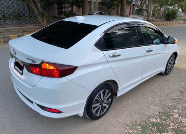 honda-city-15l-aspire-cvt-big-5