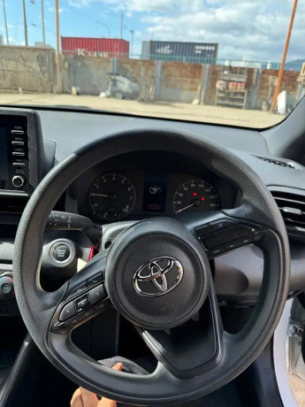 toyota-yaris-20212025-big-5
