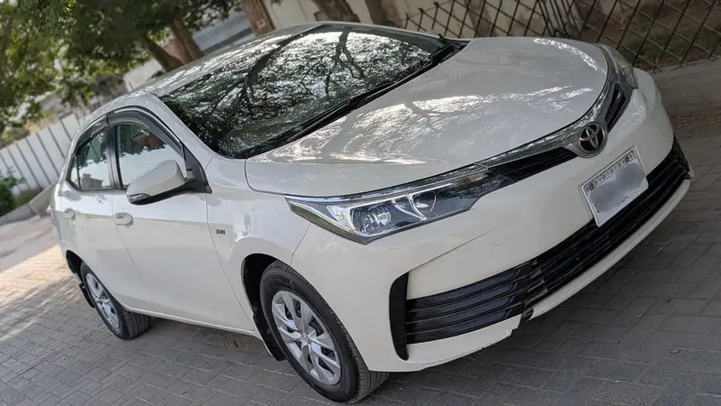 toyota-corolla-gli-2017-big-2