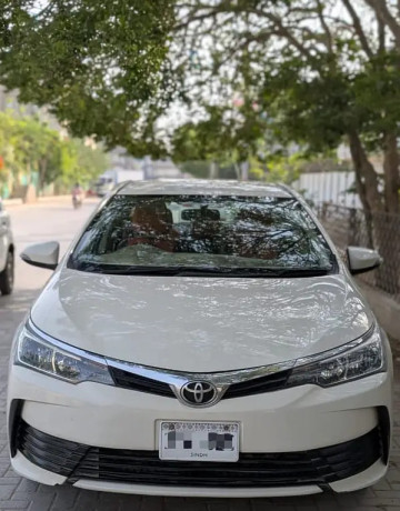 toyota-corolla-gli-2017-big-0
