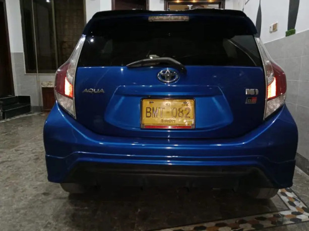 toyota-aqua-2015-big-1