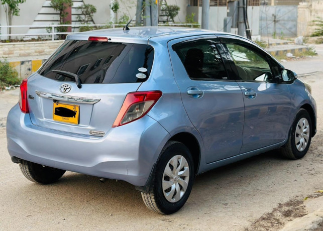 toyita-vitz-big-1