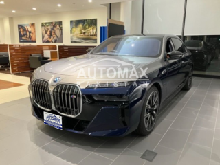 bmw-i7-m70-pro-2025