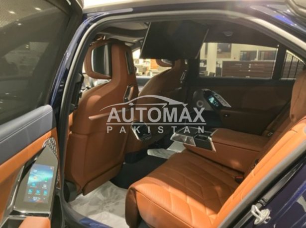 bmw-i7-m70-pro-2025-big-3