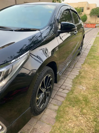 toyota-corolla-altis-16-x-cvt-i-special-edition-2023-big-2