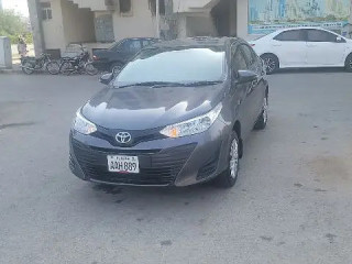 toyota-yaris-sedan-gli-mt-13