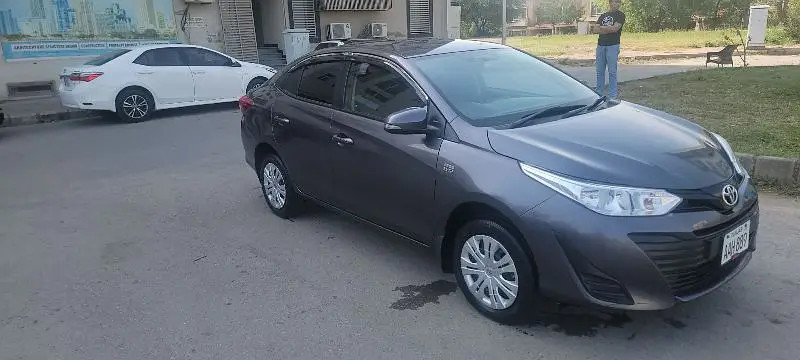 toyota-yaris-sedan-gli-mt-13-big-1