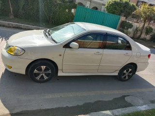 toyota-corolla-se-saloon-2004
