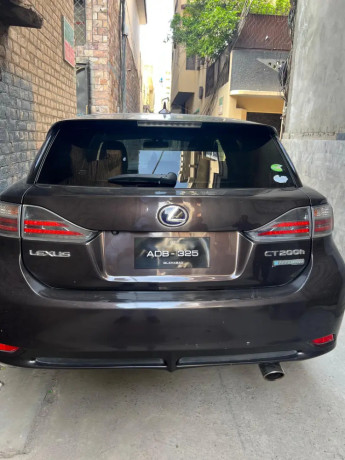 lexus-ct200h-2013-big-1