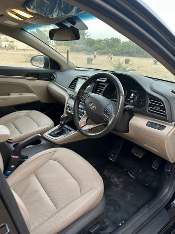 hyundai-elantra-gls-20-big-5