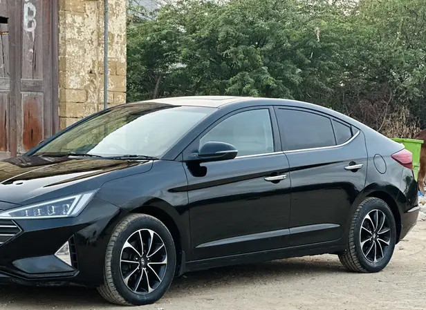 hyundai-elantra-gls-20-big-2