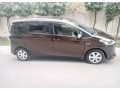 toyota-sienta-g-small-0