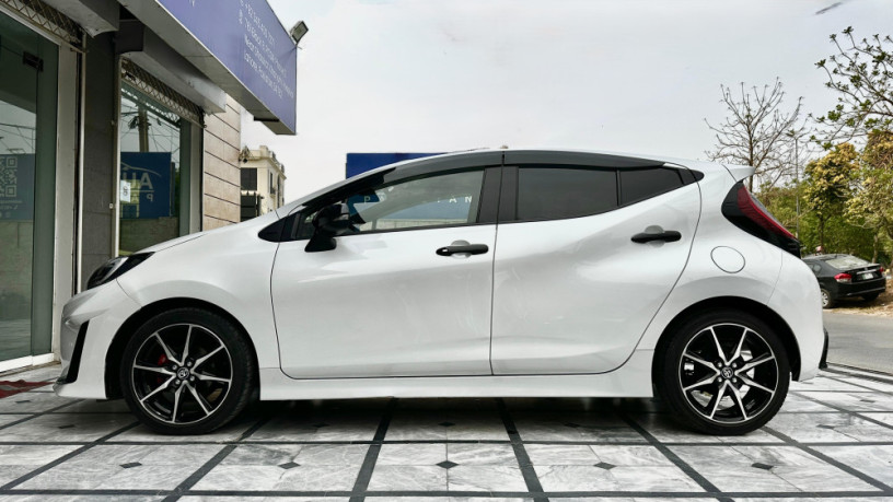 toyota-aqua-gr-sports-package-2023-big-7