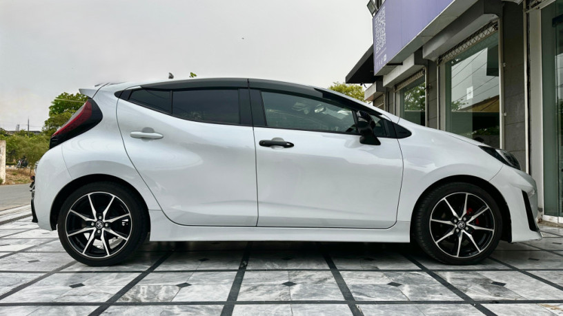 toyota-aqua-gr-sports-package-2023-big-6