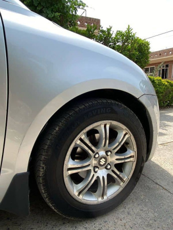 suzuki-swift-glx-cvt-big-11
