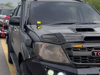 toyota-hilux-e