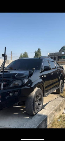 toyota-hilux-e-big-5