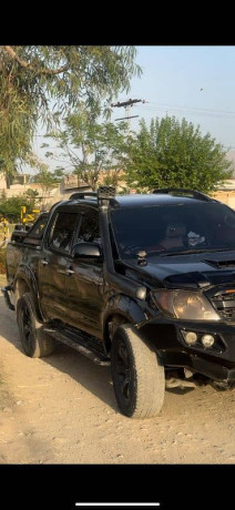 toyota-hilux-e-big-4