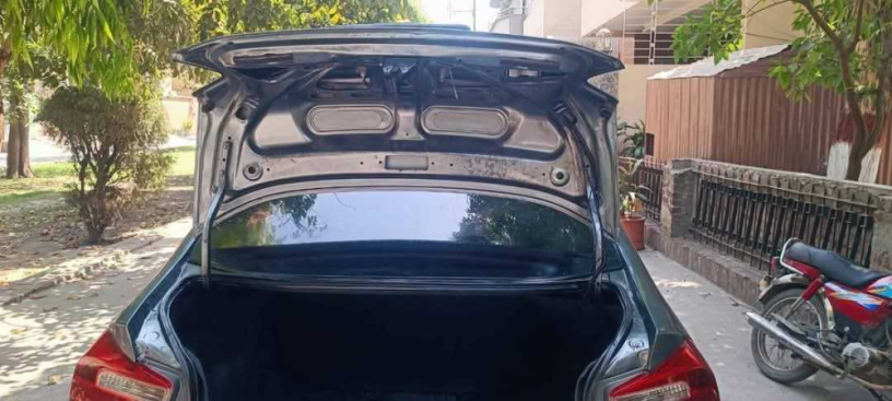 honda-city-12l-mt-big-8