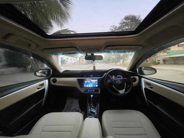 toyota-corolla-altis-x-cvt-i-18-big-3