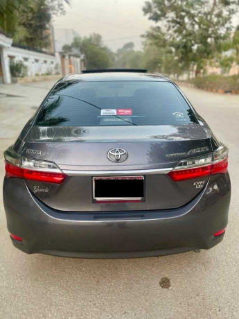 toyota-corolla-altis-x-cvt-i-18-big-2