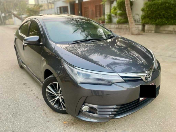 toyota-corolla-altis-x-cvt-i-18-big-4