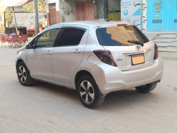 toyota-vitz-f-10-big-5