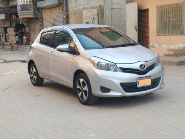 toyota-vitz-f-10-big-2