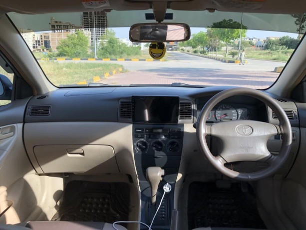 toyota-corolla-axio-g-big-7
