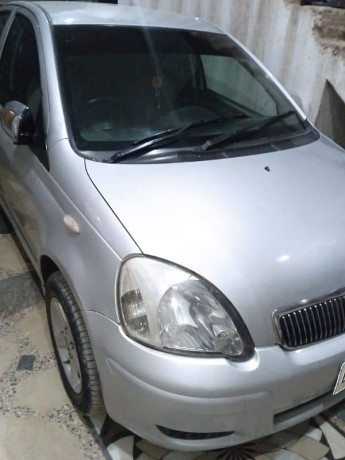toyota-vitz-f-10-big-0