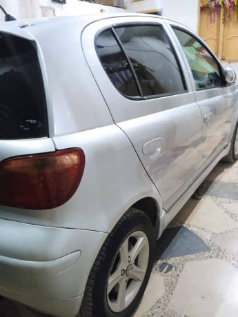 toyota-vitz-f-10-big-5