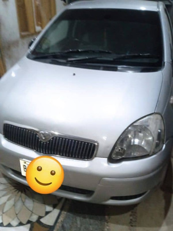 toyota-vitz-f-10-big-2
