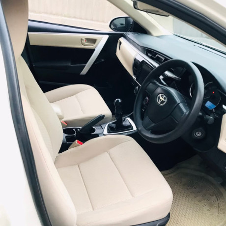 toyota-corolla-altis-x-manual-16-big-1