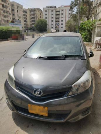 toyota-vitz-f-10-big-0