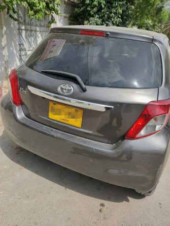 toyota-vitz-f-10-big-2