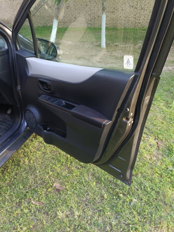 toyota-vitz-f-safety-edition-ii-big-6