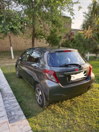 toyota-vitz-f-safety-edition-ii-big-4