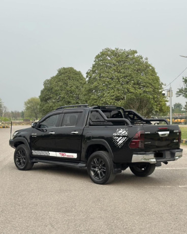 toyota-hilux-revo-rocco-big-5