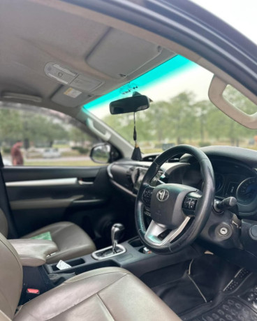 toyota-hilux-revo-rocco-big-3