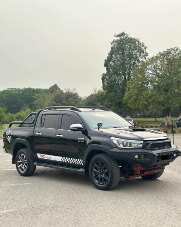toyota-hilux-revo-rocco-big-1
