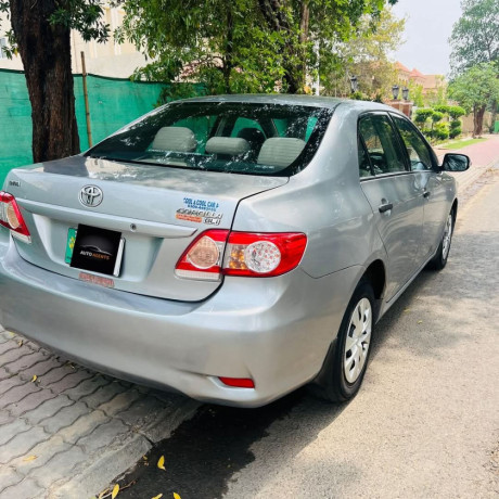 toyota-corolla-altis-x-manual-16-big-4