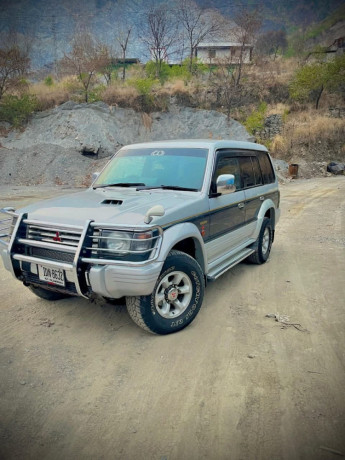 toyota-prado-vx-28l-d-big-1